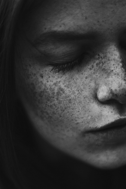 woman-potrait-black and white